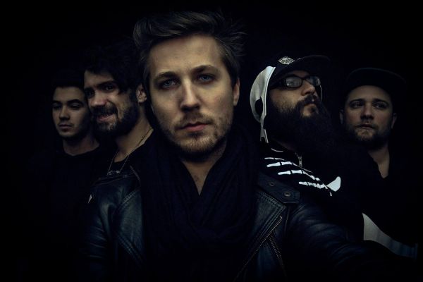 Les Elephants Bizarres sarbatoresc latura salbatica a feminitatii pe 24 aprilie in Club Colectiv